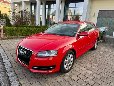 Gebraucht Audi A3 Sport 105 PS (77 kW) 2011 Rot Kleinwagen