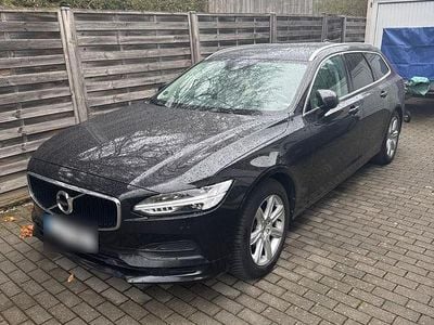 Begagnad Volvo V90 Momentum 150 HK (110 kW) 2018 Svart Kombi