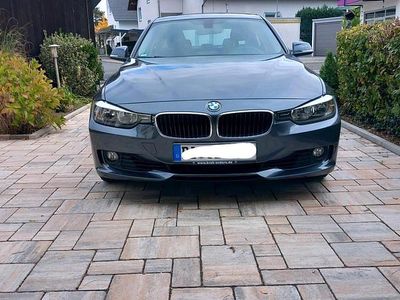 Grau Gebraucht 2013 BMW 320 Limousine | 12.900 €
