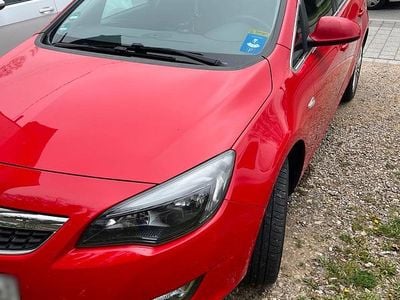Occasion Opel Astra 140 PK (102 kW) 2011 Rood Stationwagen