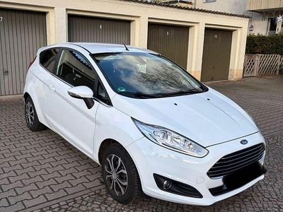 Usata Ford Fiesta Titanium 80 CV (58 kW) 2013 Bianco Utilitaria