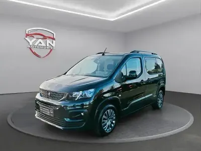 Gebraucht Peugeot Rifter Allure 110 PS (80 kW) 2022 Noir perla nera Van / Kleinbus