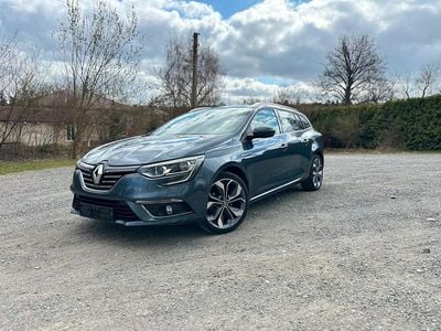 Gebraucht Renault Mégane GrandTour Bose Edition 140 PS (102 kW) 2019 Titangrau Kombi