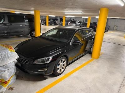 Gebraucht Volvo V60 Summum 304 PS (223 kW) 2014 Schwarz Kombi