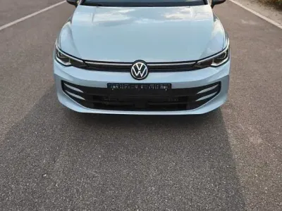 Gebraucht VW Golf VIII 150 PS (110 kW) 2025 Blau Kombi
