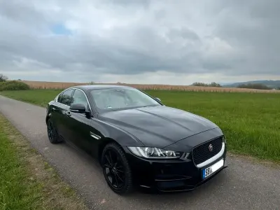 Gebraucht Jaguar XE Prestige 163 PS (119 kW) 2017 Schwarz Limousine