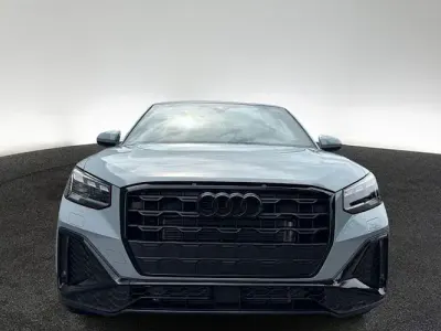 Neu Audi Q2 S-Line 150 PS (110 kW) 2026 Grau SUV