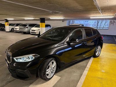Schwarz Gebraucht 2020 BMW 118 Advantage Kleinwagen | 20.500 € (Etwas zu teuer)