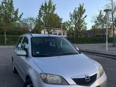Usata Mazda 2 75 CV (55 kW) 2004 Grigio Utilitaria