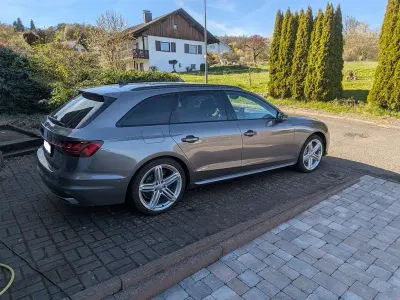 Gebraucht Audi A4 Advanced 190 PS (139 kW) 2020 Grau Kombi