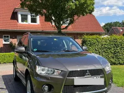 Gebraucht Mitsubishi Outlander Invite 177 PS (130 kW) 2011 Braun SUV