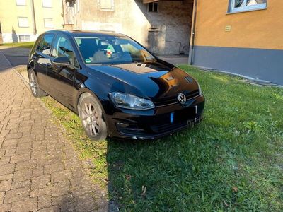 gebraucht VW Golf VII in schwarz