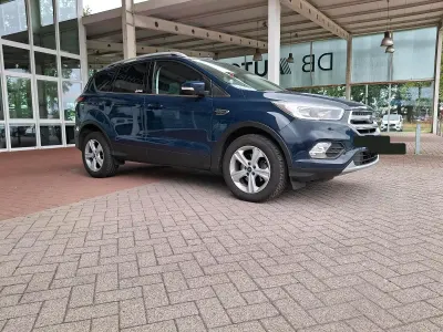 Gebraucht Ford Kuga 120 PS (88 kW) 2018 Blau SUV