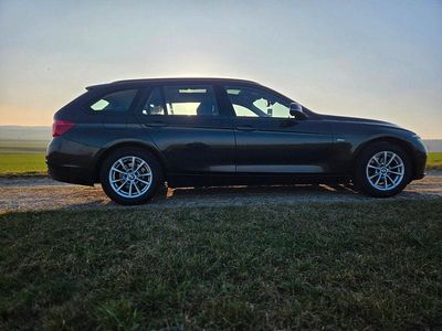 Gebraucht BMW 320 Sport Line 190 PS (139 kW) 2015 Schwarz Kombi