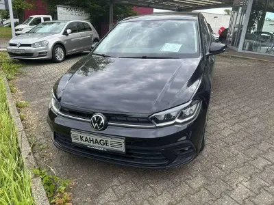 Gebraucht VW Polo 80 PS (58 kW) 2022 Deep black perleffekt Kleinwagen