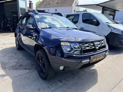 Gebraucht Dacia Duster Celebration 105 PS (77 kW) 2015 Blau SUV