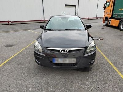 Gebraucht Hyundai i30 105 PS (77 kW) 2009 Schwarz Kleinwagen