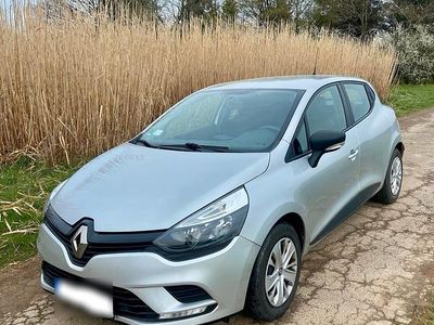 Gebraucht Renault Clio IV 75 PS (55 kW) 2017 Silber Kleinwagen