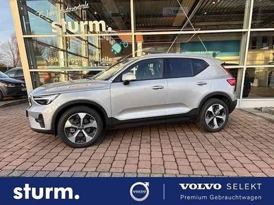 Silver dawn metallic Gebraucht 2025 Volvo XC40 Core SUV | 37.890 € (Fairer Preis)