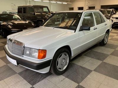 Usata Mercedes 190 72 CV (52 kW) 1988 Bianco Berlina