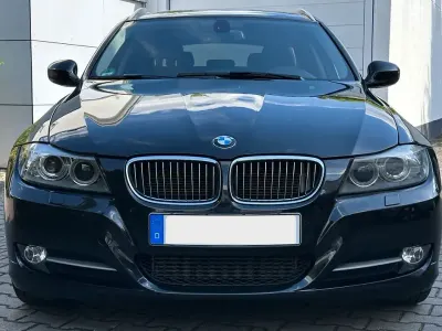 Gebraucht BMW 320 Lifestyle 184 PS (135 kW) 2012 Schwarz Kombi