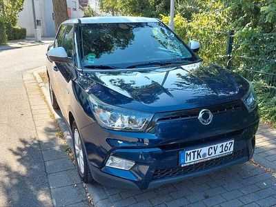 Blau Gebraucht 2016 Ssangyong (KGM) Tivoli Crystal SUV | 13.900 €