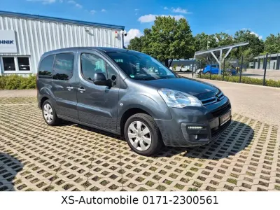 Gebraucht Citroën Berlingo SELECTION 110 PS (80 kW) 2017 Grau Van / Kleinbus