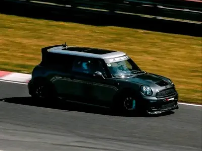 Gebraucht Mini John Cooper Works 265 PS (194 kW) 2011 Grau Kleinwagen
