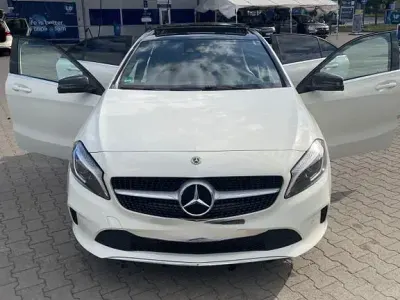 Gebraucht Mercedes A180 122 PS (89 kW) 2017 Weiß Kleinwagen