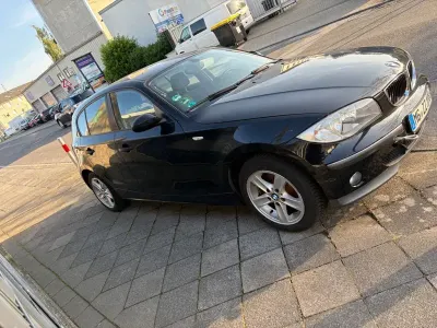 Gebraucht BMW 116 122 PS (89 kW) 2005 Schwarz Kleinwagen