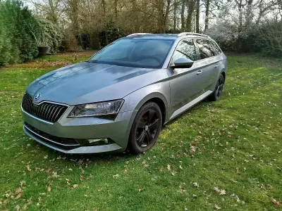 Gebraucht Skoda Superb 116 PS (85 kW) 2015 Grau Kombi