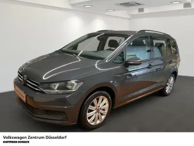 Gebraucht VW Touran Comfortline 150 PS (110 kW) 2023 Grau Van / Kleinbus