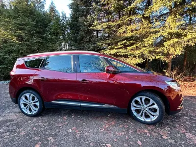 Usata Renault Grand Scénic IV Business 116 CV (85 kW) 2018 Rosso Monovolume