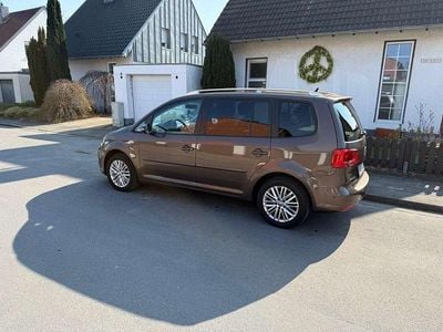 Gebraucht VW Touran Cup 140 PS (102 kW) 2014 Braun Van / Kleinbus