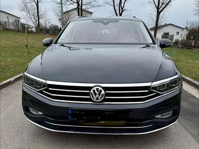 Gebraucht VW Passat Elegance 150 PS (110 kW) 2020 Grau Kombi