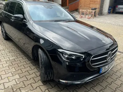 Gebraucht Mercedes E300 306 PS (225 kW) 2022 Schwarz Limousine