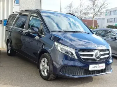 Gebraucht Mercedes V250 Avantgarde 190 PS (139 kW) 2020 Blau Van / Kleinbus