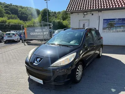 Gebraucht Peugeot 207 Tendance 95 PS (69 kW) 2011 Schwarz Kombi