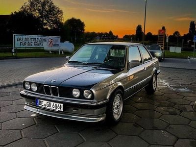 Gebraucht BMW 325 Sport Line 129 PS (94 kW) 1987 Silber Coupé