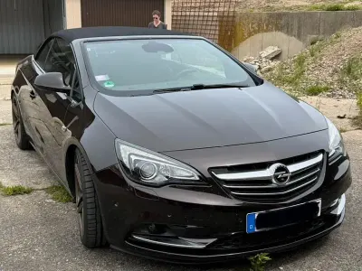 Gebraucht Opel Cascada Innovation 165 PS (121 kW) 2014 Braun Cabrio