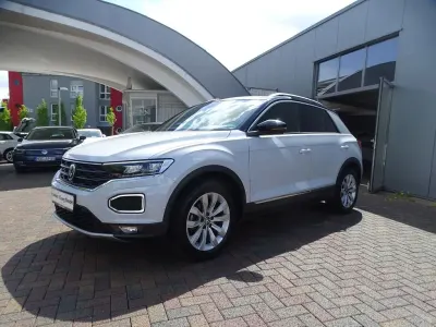 Używany VW T-Roc Sportline 150 KM (110 kW) 2022 Srebrny SUV