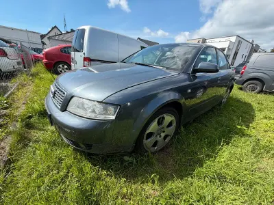 Gebraucht Audi A4 130 PS (95 kW) 2001 Blau Limousine