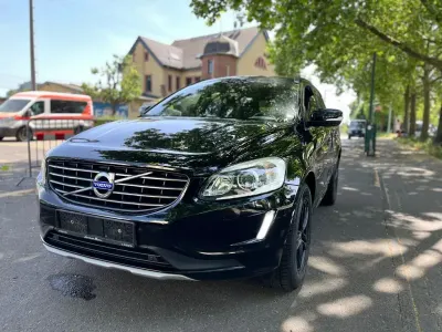 Gebraucht Volvo XC60 Momentum 190 PS (139 kW) 2016 Schwarz SUV