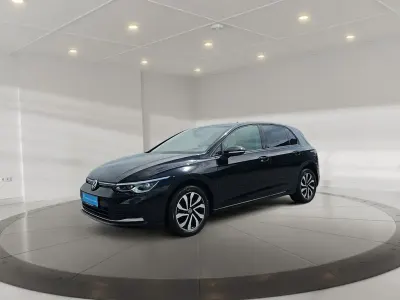 Gebraucht VW Golf VIII Active 150 PS (110 kW) 2023 Deep black perleffekt Limousine