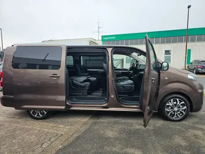 Gebraucht Peugeot Traveller Business-Line 150 PS (110 kW) 2019 Braun Van / Kleinbus