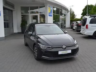 Gebraucht VW Golf VIII Active 150 PS (110 kW) 2022 Schwarz Limousine