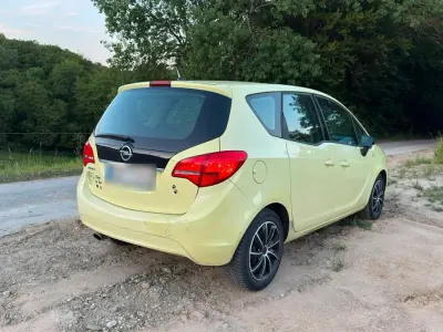 Gebraucht Opel Meriva 101 PS (74 kW) 2015 Gelb Van / Kleinbus