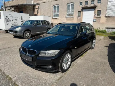 Gebraucht BMW 318 Exclusive 143 PS (105 kW) 2011 Schwarz Kombi