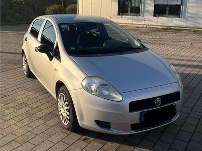 Gebraucht Fiat Punto 69 PS (50 kW) 2011 Silber Kleinwagen