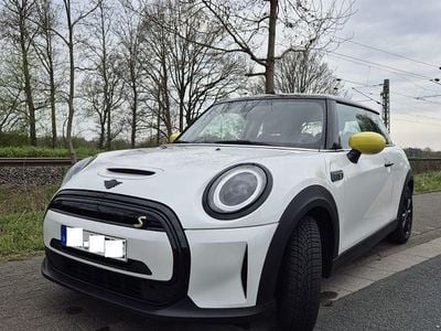 Gebraucht Mini Cooper SE 135 kW (184 PS) 2023 Weiß Kleinwagen